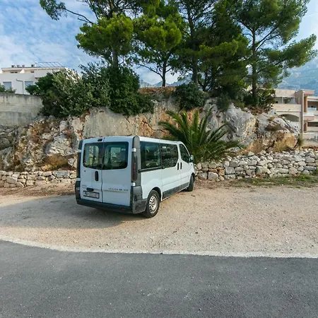 With A Parking Space - 19992 Apartment Makarska